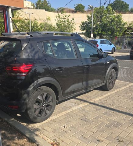 דאצ'יה סנדרו Stepway