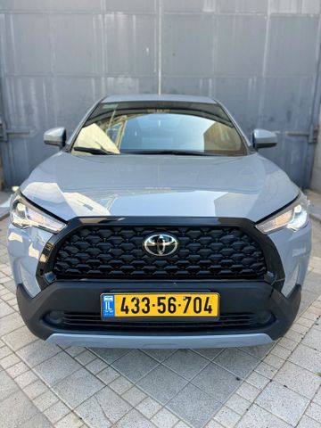 טויוטה קורולה קרוס