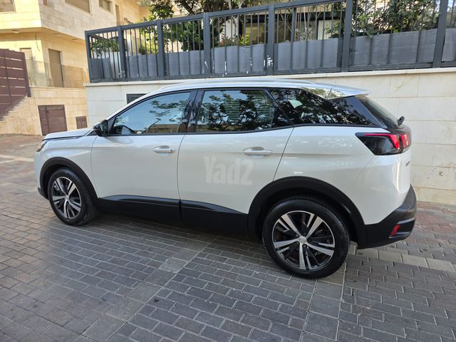 פיג'ו 3008