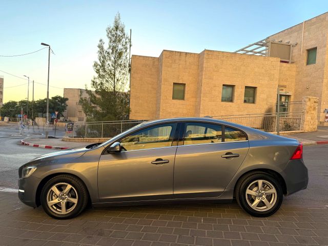 וולוו S60