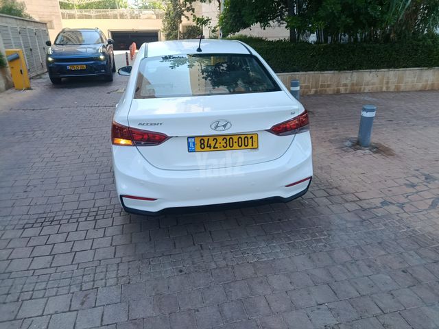יונדאי אקסנט i25