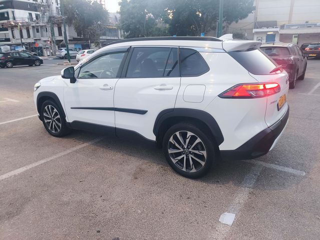 טויוטה קורולה קרוס