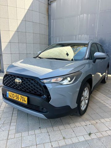 מודעת רכב טויוטה קורולה קרוס