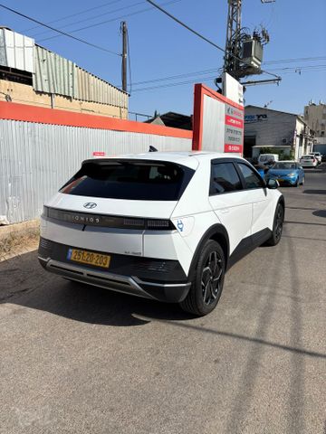 יונדאי איוניק 5