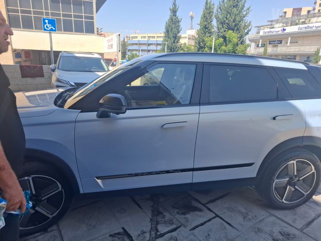 ג'אקו J7