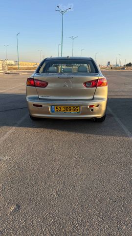 מיצובישי לנסר