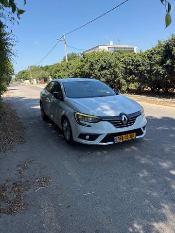 רנו מגאן