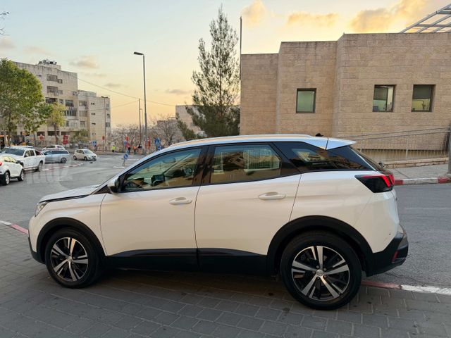 פיג'ו 3008