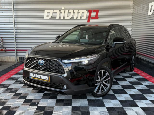 מודעת רכב טויוטה קורולה קרוס 1