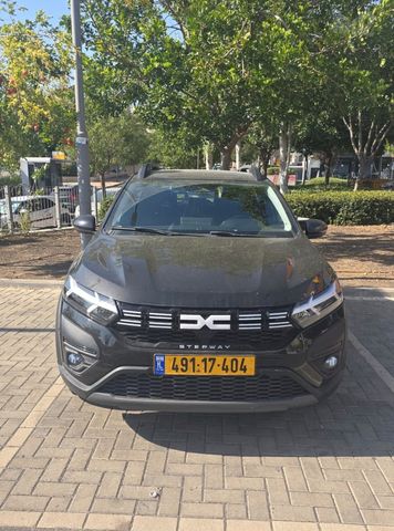 דאצ'יה סנדרו Stepway