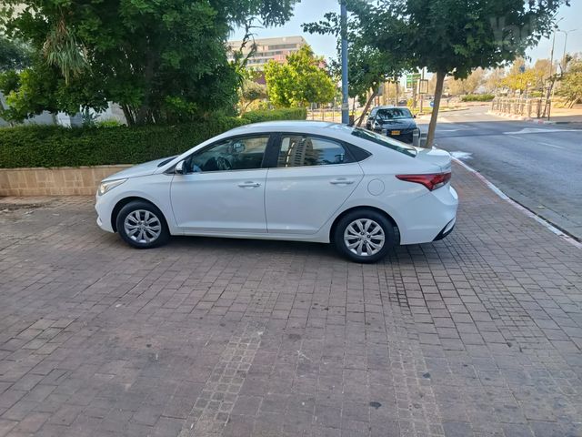 יונדאי אקסנט i25
