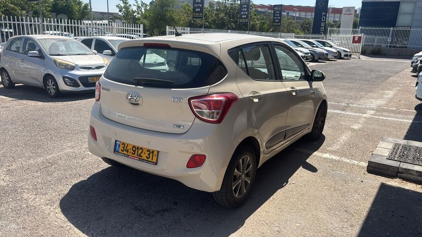 יונדאי i10