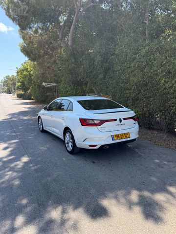 רנו מגאן