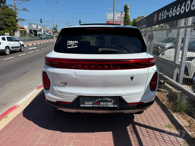 סקייוול ET5