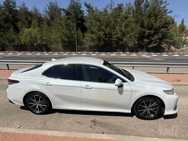 טויוטה קאמרי