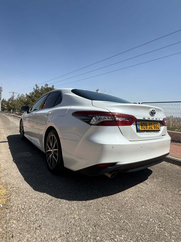 טויוטה קאמרי