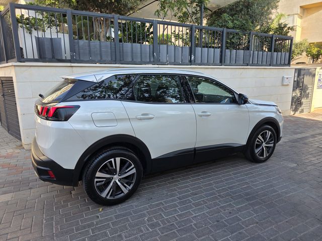 פיג'ו 3008