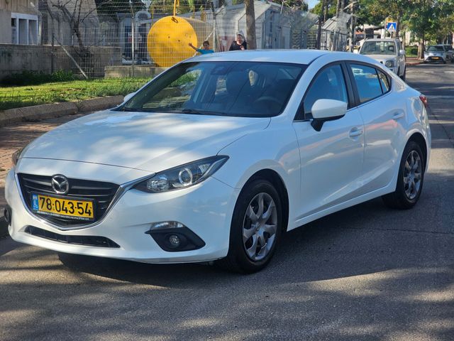 מאזדה 3