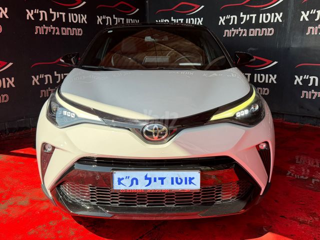 מודעת רכב טויוטה C-HR