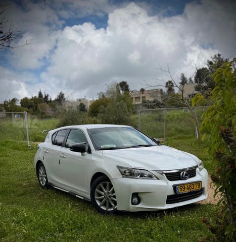 מודעת רכב לקסוס CT