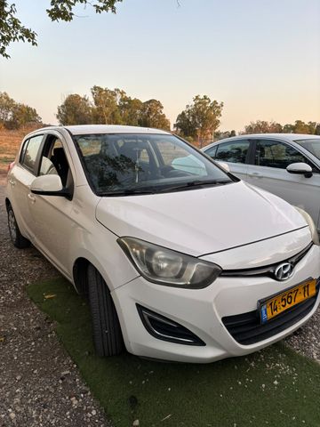 מודעת רכב יונדאי i20