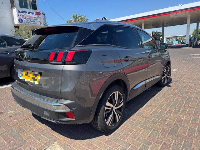 פיג'ו 3008