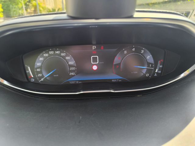 פיג'ו 3008