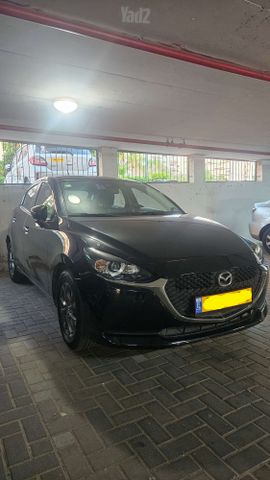 מודעת רכב מאזדה 2