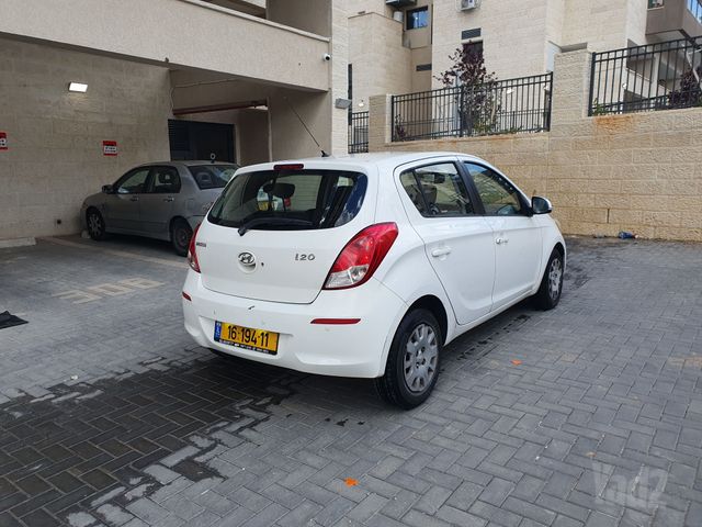 מודעת רכב יונדאי i20