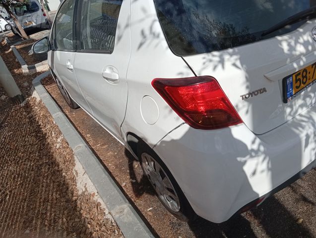 טויוטה יאריס
