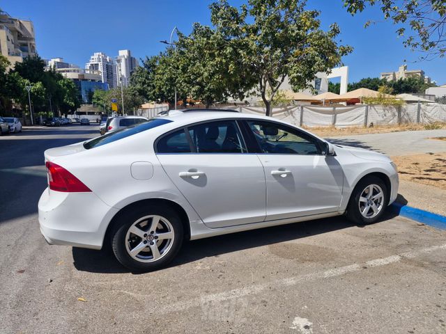 וולוו S60