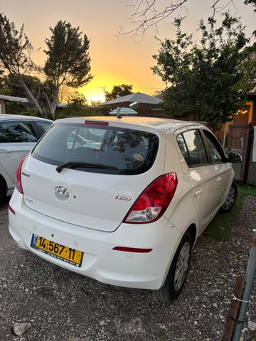 יונדאי i20