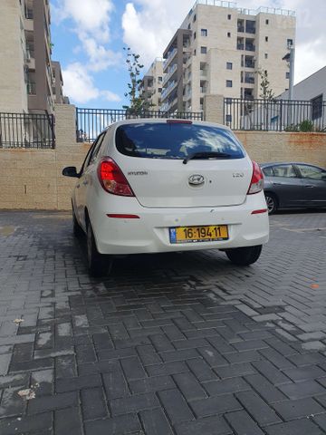 יונדאי i20