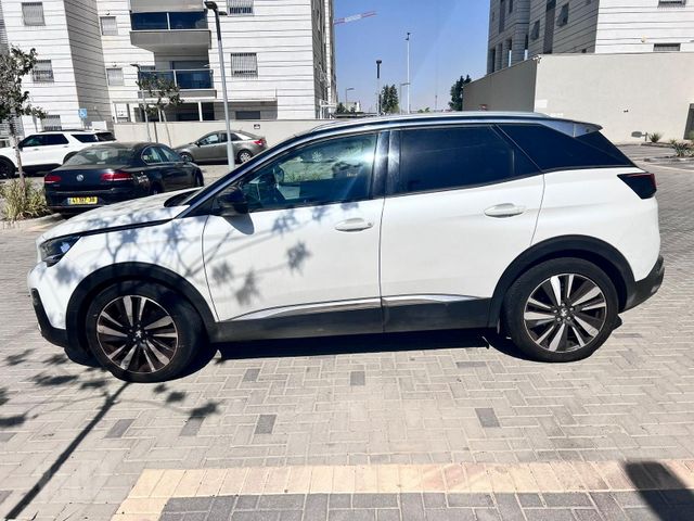 פיג'ו 3008