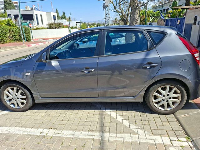 יונדאי i30
