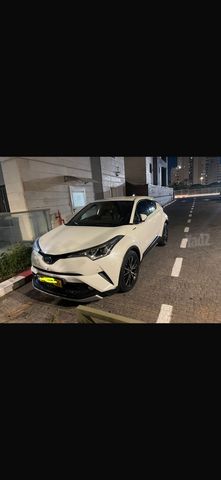 מודעת רכב טויוטה C-HR