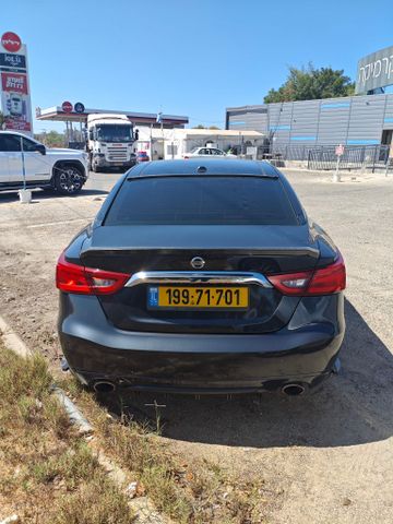ניסאן מקסימה