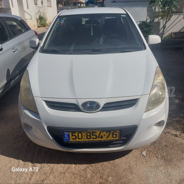 יונדאי i20