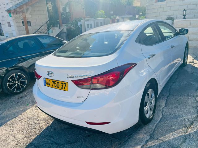 יונדאי I35