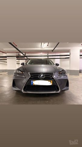IS Luxury 300h היברידי אוט׳ 2.5 (181 כ״ס) [2018-2020]