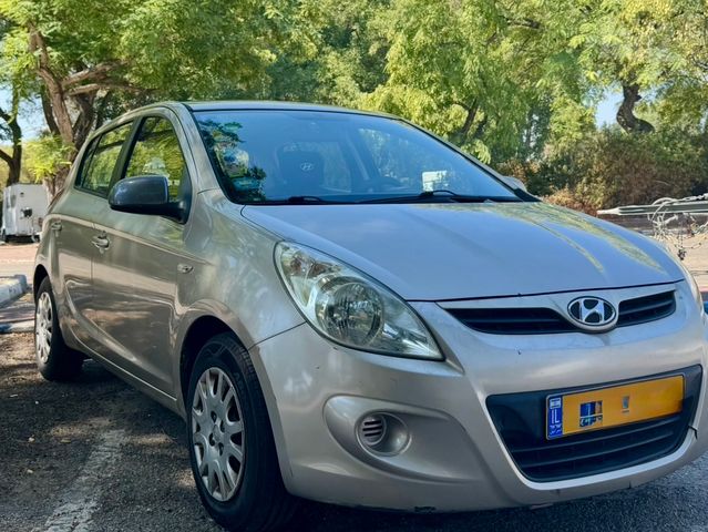 יונדאי i20