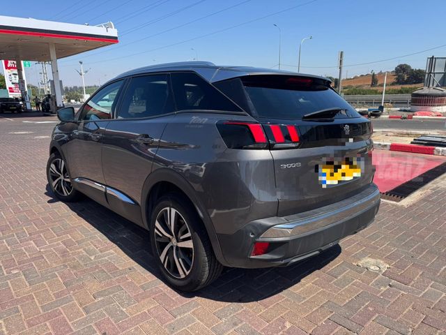 פיג'ו 3008