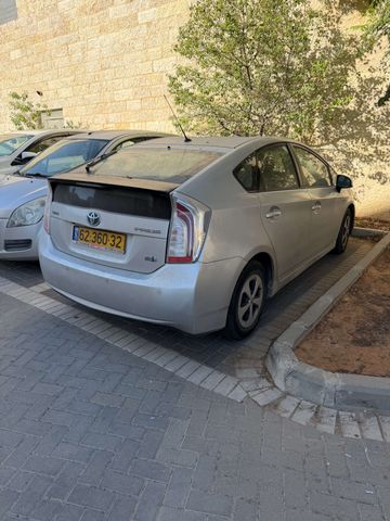 מודעת רכב טויוטה פריוס