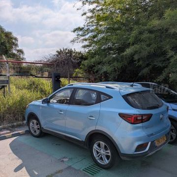 אם ג'י ZS