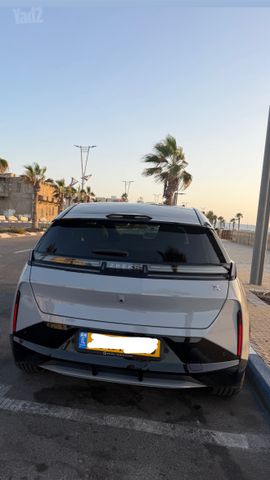 זיקר X