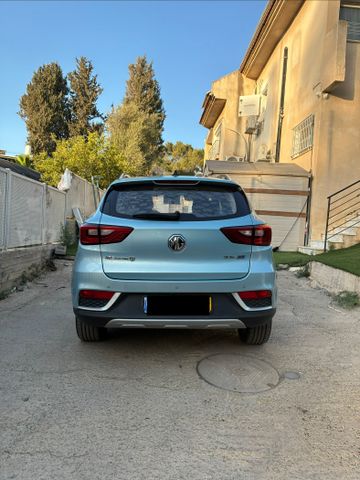 אם ג'י ZS