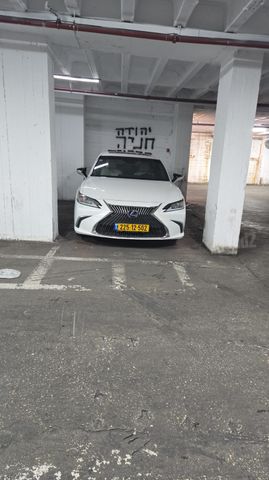 לקסוס ES