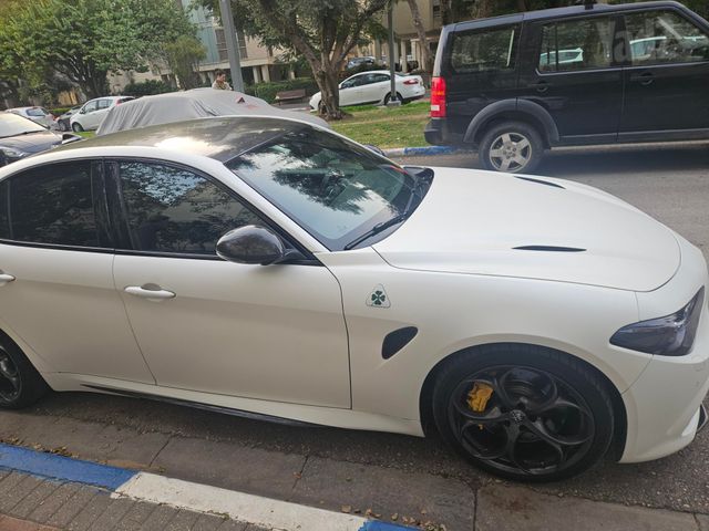 אלפא רומיאו ג'וליה