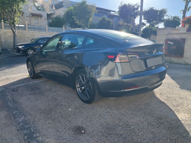 טסלה מודל 3