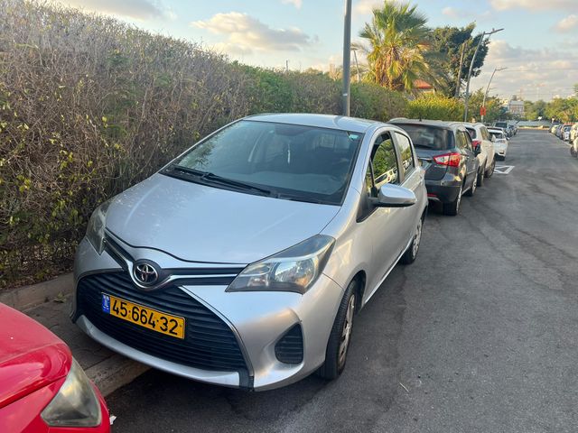 מודעת רכב טויוטה יאריס